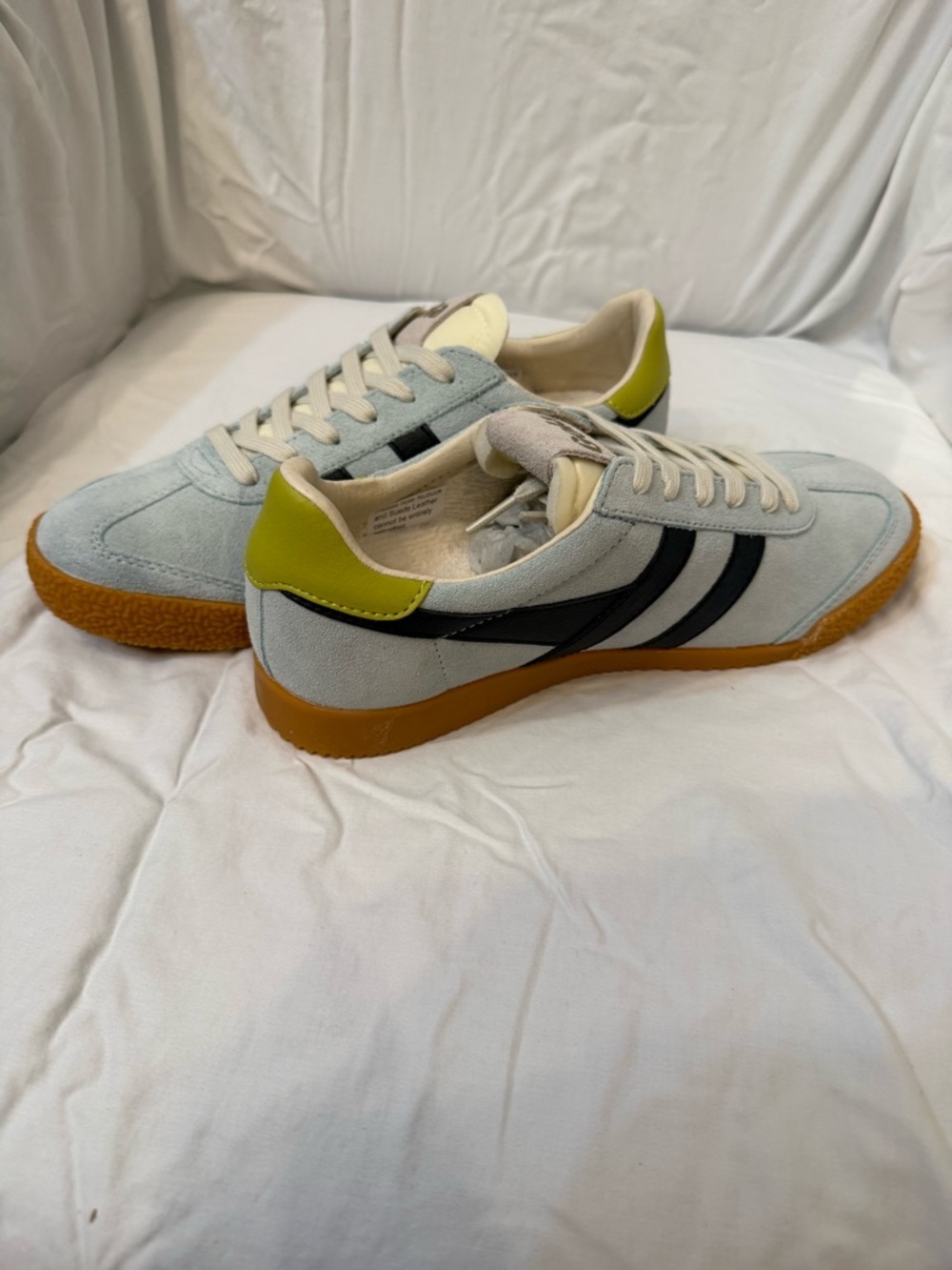 Gola Women’s Elan Trainer Sneakers. Size 6.5 Surf/ Black/ Sulphur color. NWB
